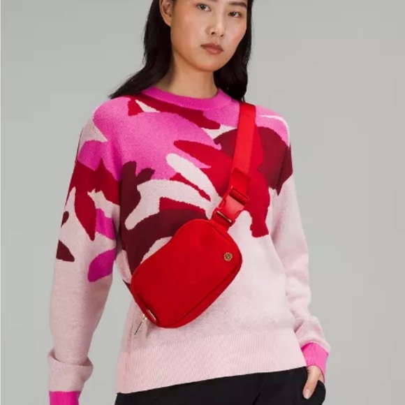 Lululemon Dark Red with gold hardware Lunar New Years Everywhere Belt Bag EBB 1L - Picture 15 of 15